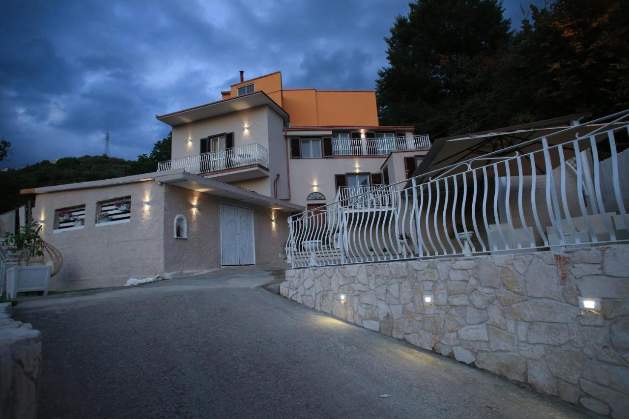 B&B Micanto Casola di Napoli Экстерьер фото